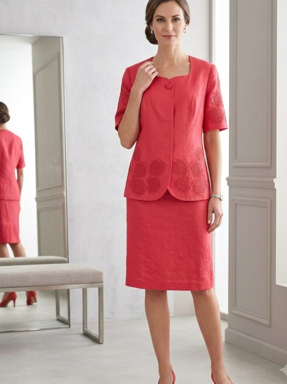 ANNE FRENCH Women’s Coral Embroidered suit size 16